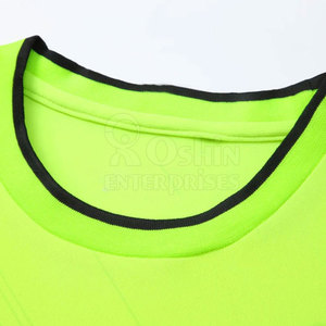Nouvelle conception 2026 : Ensemble d'uniformes de football sur mesure à manches courtes, couleur unie, pour hommes – Tenue de sport - Product Image 3