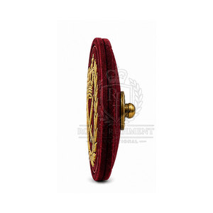 Badges personnalisés pour bérets, designs décoratifs avec détails soignés pour les couvre-chefs et accessoires vestimentaires professionnels - Product Image 2