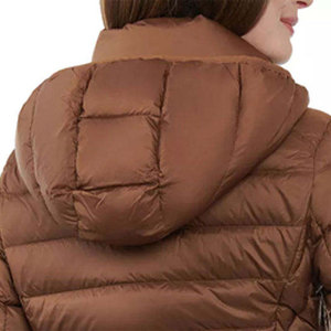 Chaqueta Acolchada Ligera Personalizada para Mujer, Chaqueta Acolchada de Alto Rendimiento Personalizada para Mujer - Product Image 3