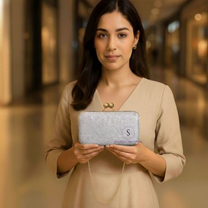 Magnifiques designs de sacs à main en gris croisé, sacs à main de soirée avec chaîne amovible pour femmes. - Product Image 3