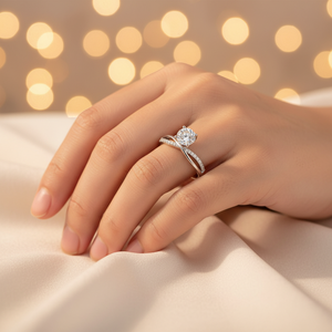 Bague de fiançailles en argent sterling 925 avec moissanite VVS de 1 carat, taille brillant, sertissage pavé, motif croisé, pour femme, idéale pour les fêtes et mariages - Product Image 4