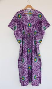 Precioso Vestido Kaftan de Algodón Ecológico Hecho a Mano con Tinte Anudado para Niñas y Mujeres, Estilo Casual Maxi Largo con Cuello en V y Cinturón Bordado - Product Image 5