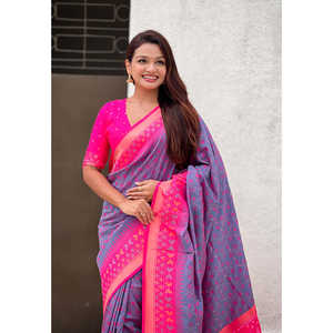 Sari Patola en soie douce lavande tissé Zari avec des tissages Bandhani contrastants, marque Elite Weaves, 650g, vêtements indiens et pakistanais - Product Image 5