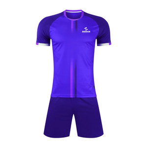 Uniforme de Fútbol Personalizado de Primera Calidad, Uniforme de Fútbol en Oferta para Hombre - Product Image 1