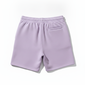 Shorts surdimensionnés lavande pour hommes. Ces shorts sont soigneusement confectionnés à partir d'un tissu en mélange de coton lourd. - Product Image 4