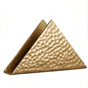 Porte-serviettes en laiton, design martelé décoratif, idéal pour le rangement de papier de soie de haute qualité dans les hôtels et les restaurants - Product Image 1