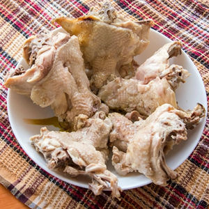 Pollo Entero Congelado Premium con Certificación Halal, Procesado Bajo las Normas de la Sharia, con Larga Duración de Vida Útil y Tecnología Avanzada - Product Image 1