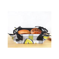 Panier de rangement de luxe en coton 100% imprimé numériquement et brodé, avec détails raffinés, idéal pour le présentation des toasts du matin