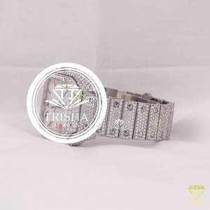 Reloj de Moda para Mujer Fabricado en India, Reloj de Lujo de Acero Inoxidable en Oro Rosa para Mujer, Disponible para la Venta - Product Image 4