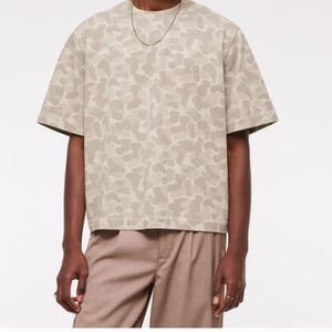 เสื้อยืดสตรีทแวร์ผ้าฝ้ายพรีเมียมทรงหลวม สีเบจล้วน สำหรับผู้ชาย รับผลิตตามสั่ง สีและโลโก้ตามต้องการ รับผลิตแบบ OEM/ODM - Product Image 2