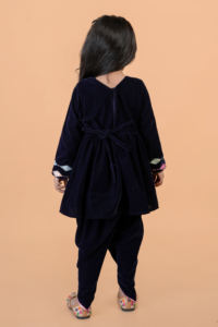 Conjunto de kurti de terciopelo de manga larga y dhoti - Negro - Product Image 4