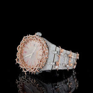 Montre Hip Hop personnalisée en or rose et moissanite pour homme, sertie de diamants VVS avec affichage à cadran stick, forme ronde, testée au diamant testeur. - Product Image 4