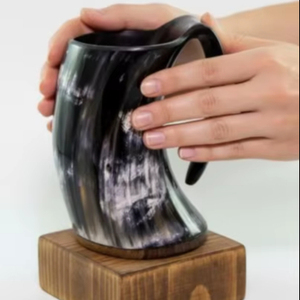 Mug en corne de buffle fait main de luxe, matériau naturel, design rustique unique, finition lisse, cadeau traditionnel parfait - Product Image 1