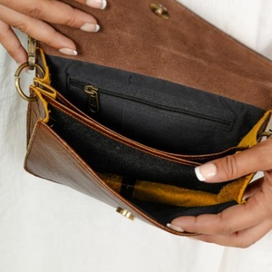 กระเป๋าถือหนังวัวขนสัตว์มีสไตล์สำหรับผู้หญิงกระเป๋าสะพายข้างกระเป๋าตกแต่งด้วยดอกไม้แท้กระเป๋าช้อปปิ้งสุดหรู - Product Image 6