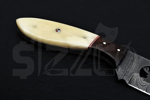 มีดล่าสัตว์เหล็กดามัสกัสแบบ OEM พร้อมด้ามจับทำจากกระดูกอูฐ, ใบมีดคงที่สำหรับตั้งแคมป์และกิจกรรมกลางแจ้ง EDC พร้อมปลอกหนัง - Product Image 3