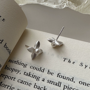 Pendientes de plata 925 con diseño de hoja mate, versión coreana, estilo coreano, joyería retro simple para la oreja - Product Image 2