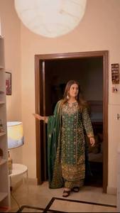 Salwar Kameez de Georgette de Lujo para Mujer, Fabricado en India, para Fiestas, con Bordado Intenso y Detalles de Lentejuelas, Dupatta de Diseñador - Product Image 4