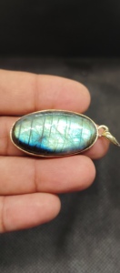 Pendentif en laiton plaqué or avec cabochon en labradorite verte naturelle pour mariage, fête ou anniversaire - Product Image 5