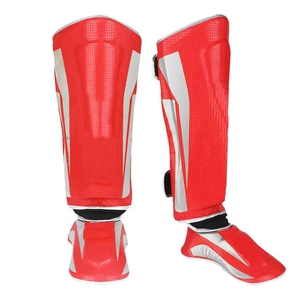 Protections de tibia en cuir professionnelles Lawd Sports avec renfort PC/PVC pour le Muay Thai, le kickboxing, les arts martiaux, l'entraînement toutes saisons - Product Image 1