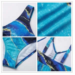 Traje de baño de dos piezas de talla grande con un solo hombro, diseño asimétrico fruncido, falda con estampado degradado azul, control de abdomen y efecto moldeador - Product Image 6