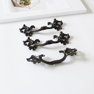 Elegant European Style <b>Long</b>-Lasting Zinc Alloy Cabinet Handle Antique Bronze Pull for Kitchen Bathroom Nightstands Furniture - Product Image 3