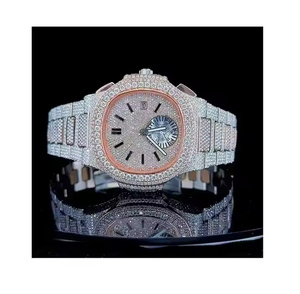 Montre élégante pour homme au design moderne et luxueux, montre de mode haut de gamme pour homme, look simple et élégant - Product Image 1