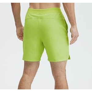 Shorts de sport pour homme en maille verte citron unie, séchage rapide, taille mi-haute élastique avec poches, décontractés pour le fitness et la course à pied - Product Image 2