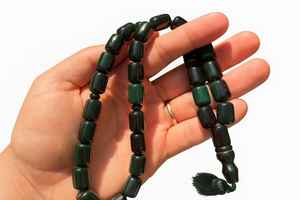 Perles de résine réfléchissantes pour tasbih, finition ronde et lisse, brillent doucement pendant la prière et sont parfaites pour la pratique quotidienne du zikr. - Product Image 5