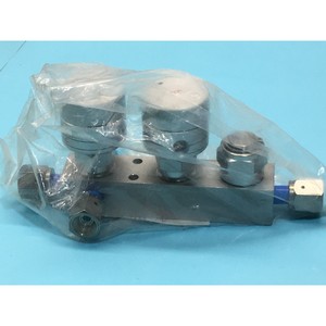FUJIKIN O.P. 3.5~7KGF/CMG, Bloc 4 ports avec 2 - Équipements et pièces semi-conducteurs d'origine fiables à l'échelle mondiale chez - Product Image 5