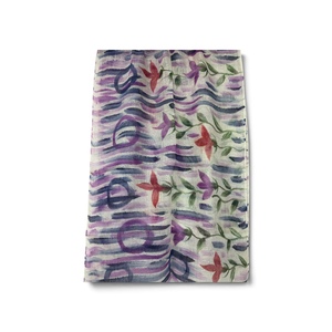 Châle de créateur de qualité supérieure pour femmes, idéal pour les tenues bohèmes, les voyages et la mode décontractée, au prix de gros auprès du fournisseur. - Product Image 2