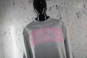 Sudadera oversize de algodón 100% de alto gramaje con cuello simulado y aplique rosa, color gris melange, de moda para mujer, Finer Threads - Product Image 3