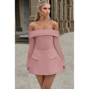 Robe mini pour femme à épaules dénudées et manches longues, rose blush, structurée, coupe trapèze, longueur au-dessus du genou - Product Image 1
