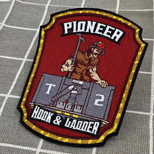 Parches Bordados Personalizados Directo de Fábrica, Parches Bordados Completos, Parches Termoadhesivos o para Coser en Prendas - Product Image 5