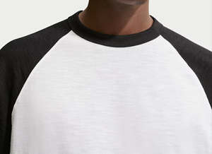 T-shirt en coton doux pour homme, coupe ample d'inspiration unisexe, tissu respirant pour un style décontracté quotidien et streetwear. - Product Image 4