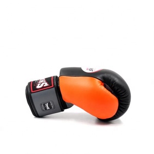 Gants de boxe premium, gants d'entraînement et de sparring, durables, confortables, ajustement parfait, équipement professionnel pour arts martiaux et entraînement en salle de sport. - Product Image 6