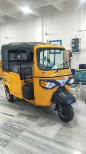 Tuk Tuk Modelo Ape City y DX Fabricado en India |   Vehículo de Pasajeros de 3 Plazas de Alta Calidad |   Listo para Exportar a Haití y República Dominicana - Product Image 5