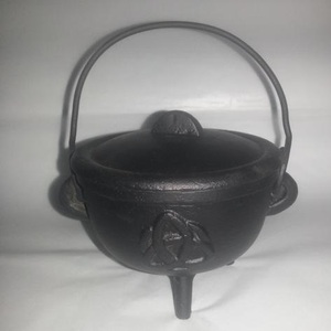Caldero de Hierro Fundido Negro con Tapa y Asa, Quemador de Incienso de Tres Patas, Olla de Aromaterapia para Decoración Rituales - Product Image 5
