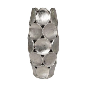 Vase décoratif floral en aluminium pour espaces intérieurs prestigieux, influence décorative moderne et style d'intérieur élégant - Product Image 4