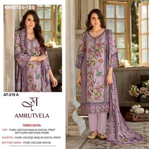 Ensemble Salwar-Kameez Semi-Couture en Mousseline de Viscose de Qualité Supérieure avec Impression Numérique et Broderie Main & Aari – Fabricant de Mode Féminine - Product Image 2