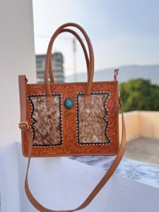 Sac fourre-tout grande taille en cuir sculpté de haute qualité, en cuir de vachette et fourrure, style bohème vintage, fait main, sac bandoulière - Product Image 3