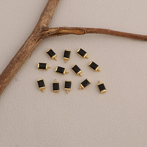 Pendentifs en laiton plaqué or avec onyx noir, bijoux tendance pour femmes, pour la fabrication de colliers, vente en gros - Product Image 1