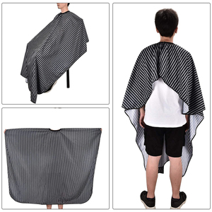 Cape de Barbier Premium pour Salon de Coiffure, Logo Personnalisé, Imprimé par Sublimation, Imperméable, en Nylon/Polyester Léger, Professionnelle - Product Image 5
