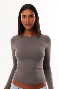 เสื้อครอปท็อปผู้หญิงสไตล์ลำลองพื้นฐาน แขนสั้น คอกลม ทรงเข้ารูป - Product Image 4