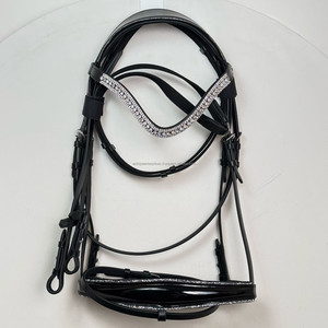 Bride de cheval de luxe en cuir véritable avec bandeau en cristal et muserolle Design anatomique avec casque rembourré et rênes incluses - Product Image 6