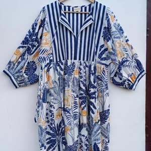 Vestido maxi bohemio de algodón con estampado a mano, para mujer, de verano, con mangas abullonadas, cuello en V, estampado floral, cintura natural. - Product Image 2