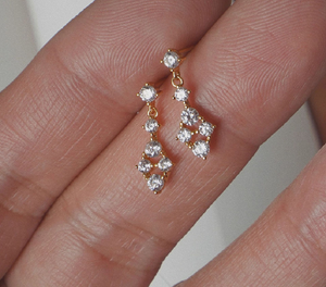 Elegantes Pendientes de Plata S925 con Encaje, Pendientes de Zirconia en Forma de Rombo con Baño de Rodio para Mujer, Joyería Chapada en Oro de 18K - Product Image 1