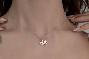 Collar con Colgante de Plata de Ley con Diseño de Loto Delicado y Natural, Chapado en Rodio, para Mujer, para Compromiso, Boda, Fiesta, Uso Diario - Product Image 2