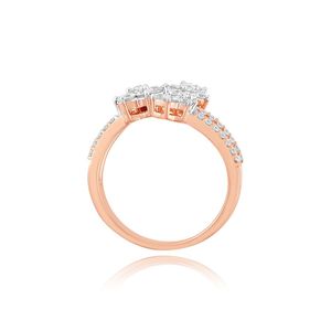 Anillo Cruzado de Oro Rosa de 14K con Tres Flores y Diamantes Cultivados en Laboratorio - Product Image 3