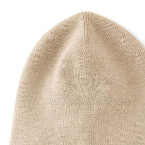 Gorro de Invierno Gris de Primera Calidad, Personalizable con Logotipo, Gorro de Punto Jacquard Cómodo y Personalizable - Product Image 4