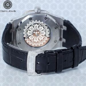 Reloj de Acero Inoxidable para Hombre Charm Jewells, Caja Cuadrada de 40 mm, Bisel con Diamantes Azules, Movimiento Mecánico Analógico, Resistente al Agua hasta 10 Bares - Product Image 2